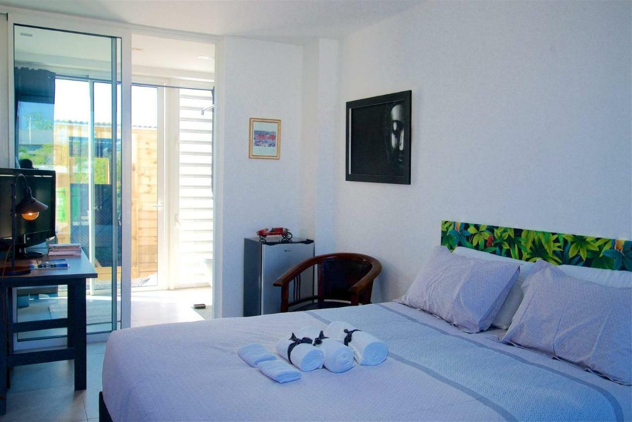 Maison Tonga Piscine Jaccuzi Saint Pierre Eksteriør billede