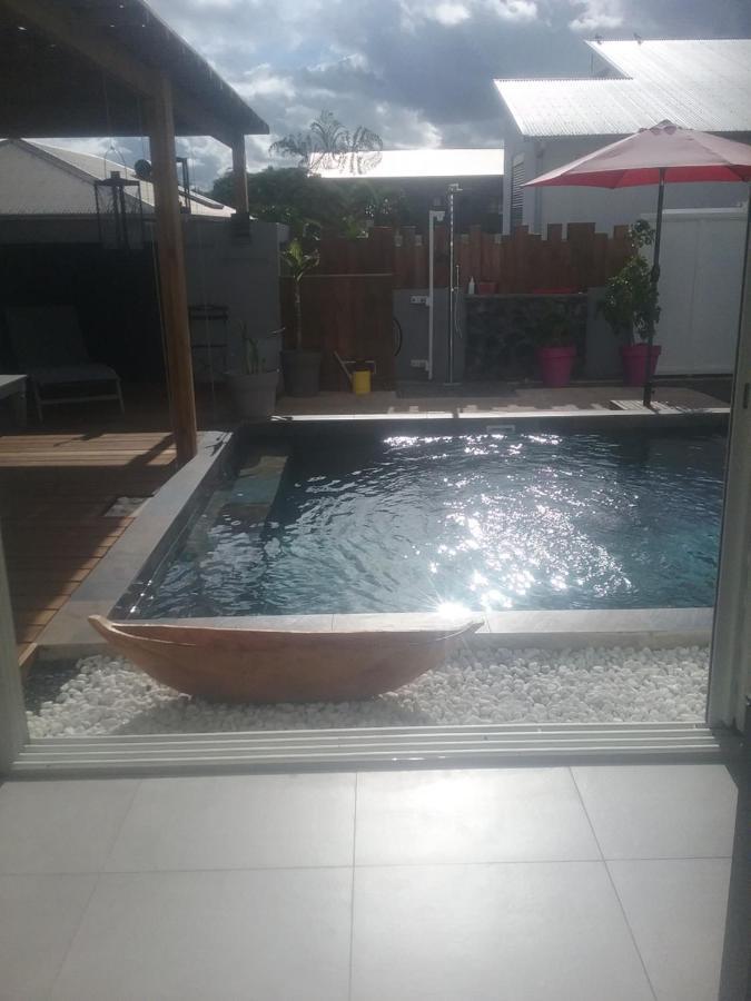 Maison Tonga Piscine Jaccuzi Saint Pierre Eksteriør billede